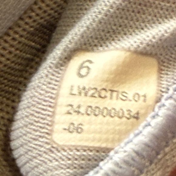 Lululemon Women's Flow Y Nulu Light Support Sports Bra, Size 6, Light Blue - Picture 9 of 9